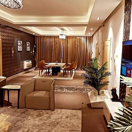 Sujimoto Residences Macdonald Лагос Екстериор снимка