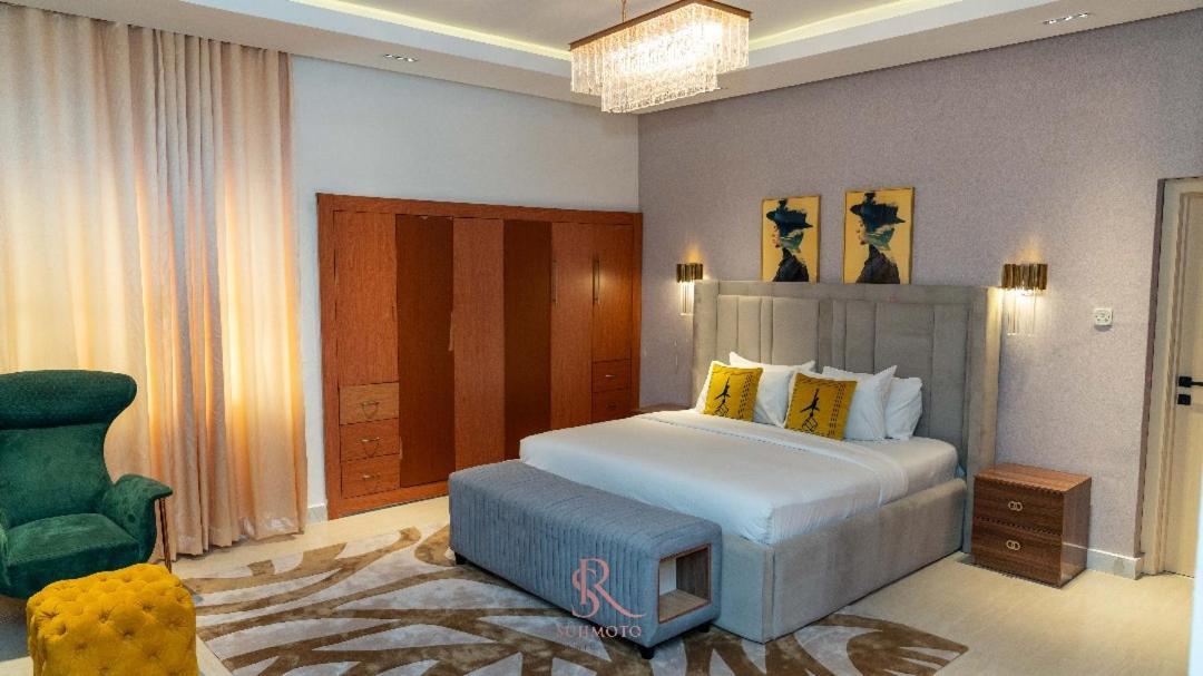 Sujimoto Residences Macdonald Лагос Екстериор снимка