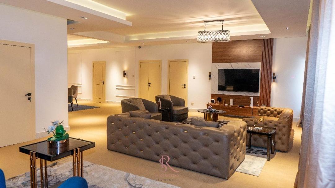 Sujimoto Residences Macdonald Лагос Екстериор снимка