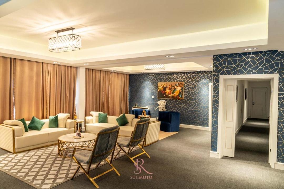 Sujimoto Residences Macdonald Лагос Екстериор снимка