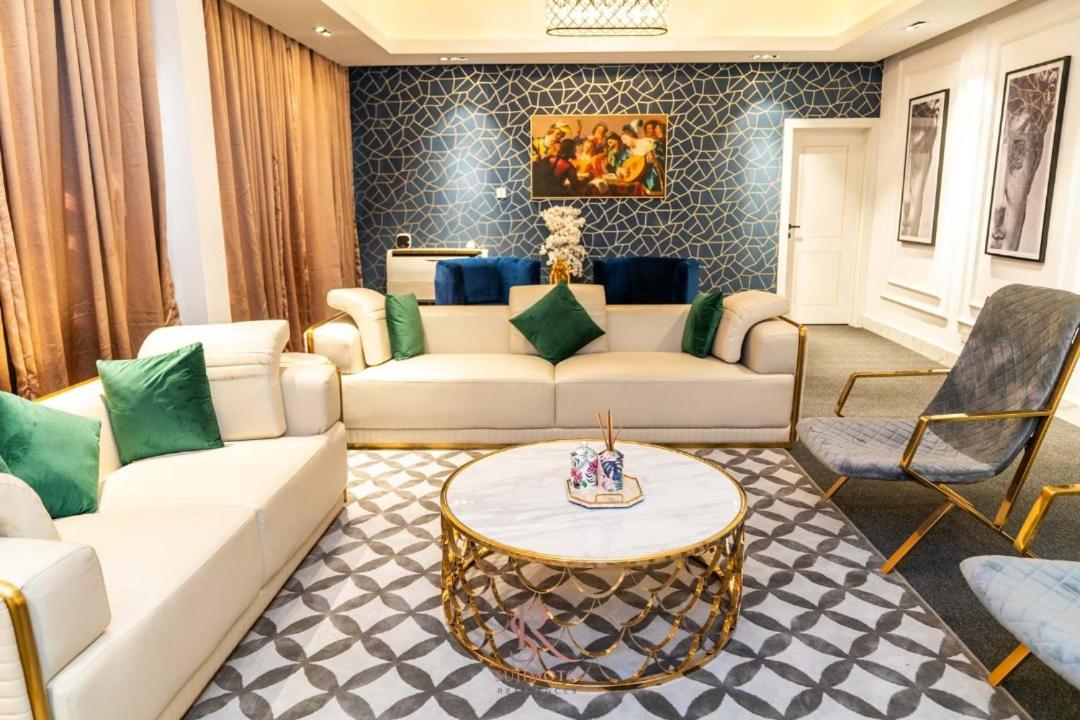 Sujimoto Residences Macdonald Лагос Екстериор снимка