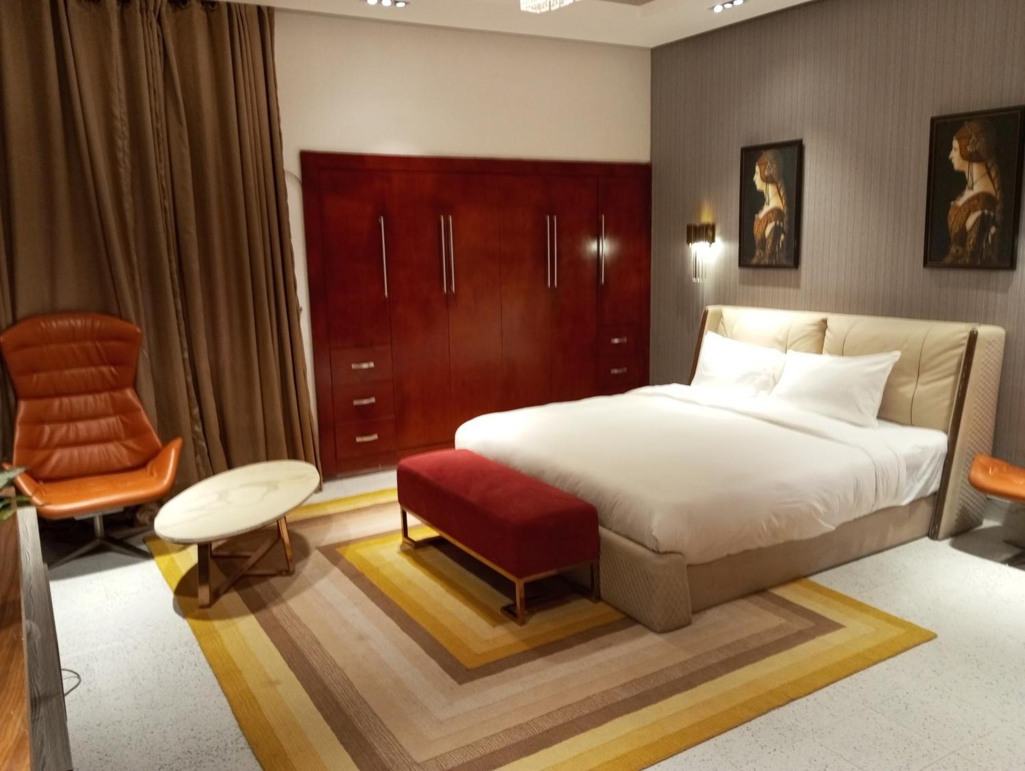 Sujimoto Residences Macdonald Лагос Екстериор снимка