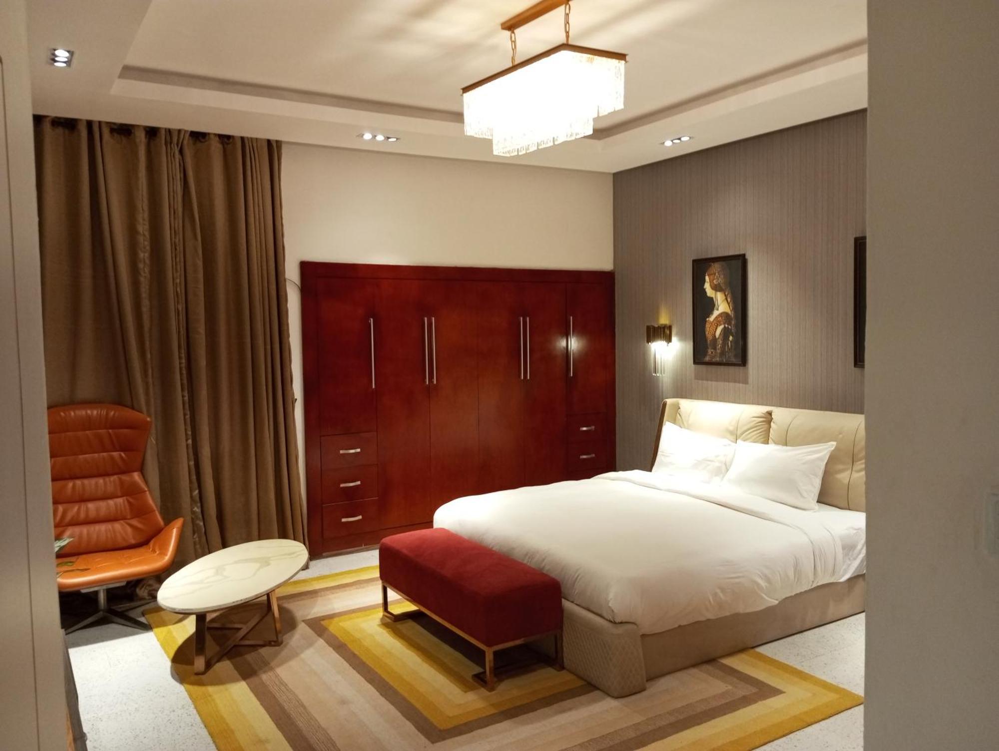 Sujimoto Residences Macdonald Лагос Екстериор снимка