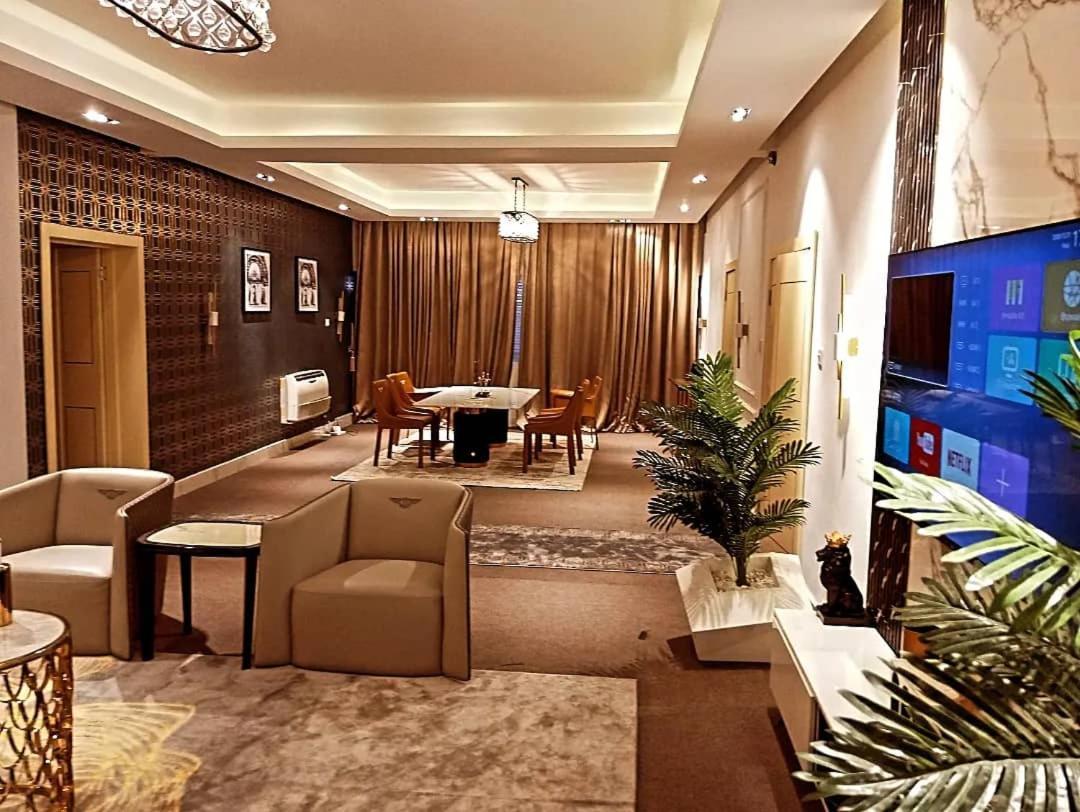 Sujimoto Residences Macdonald Лагос Екстериор снимка