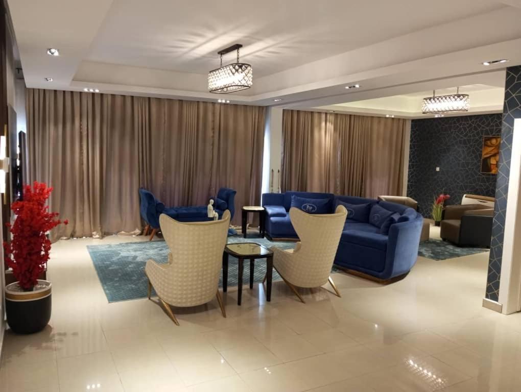 Sujimoto Residences Macdonald Лагос Екстериор снимка