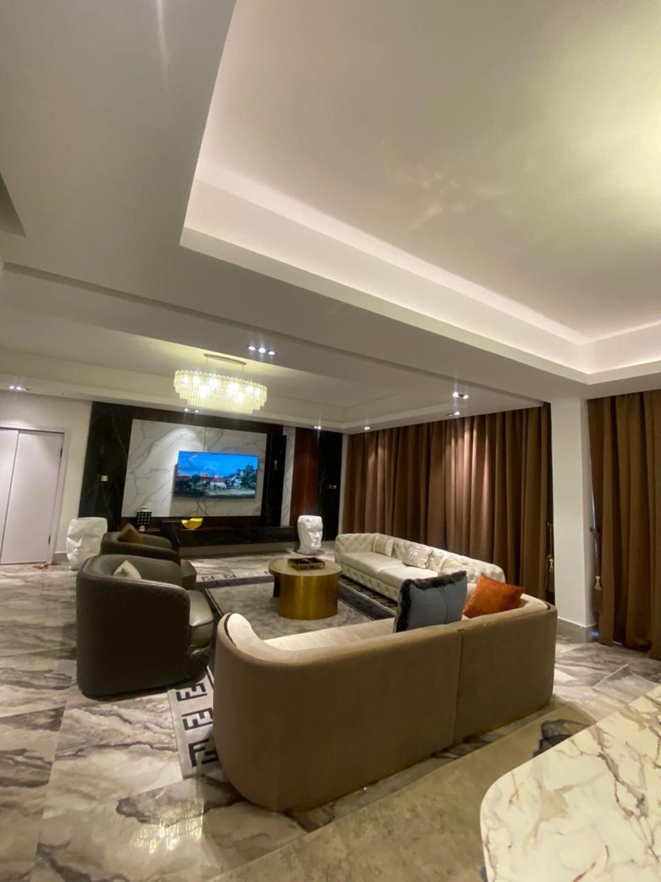 Sujimoto Residences Macdonald Лагос Екстериор снимка